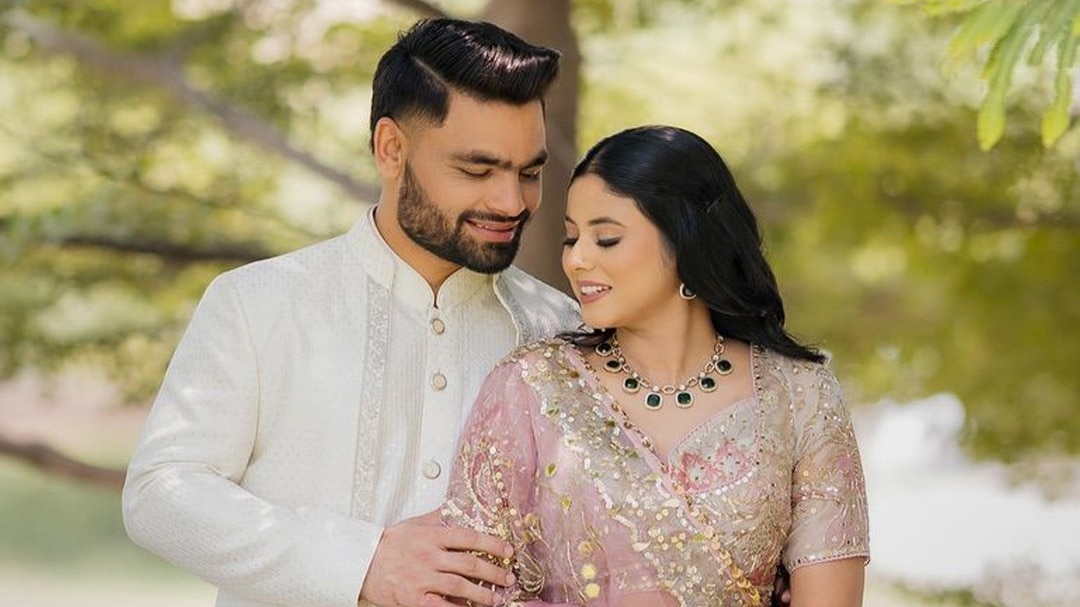 Rinku Singh and Priya Saroj immersed in each other’s love!